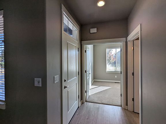 5th image of 61085 SE Sydney Harbor Dr