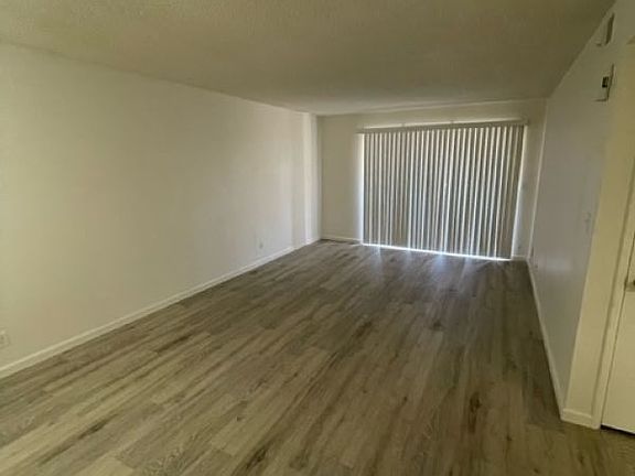 5th image of 540 N May St #3076