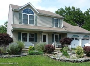 985 Feathertree Dr, Toms River, NJ 08753
