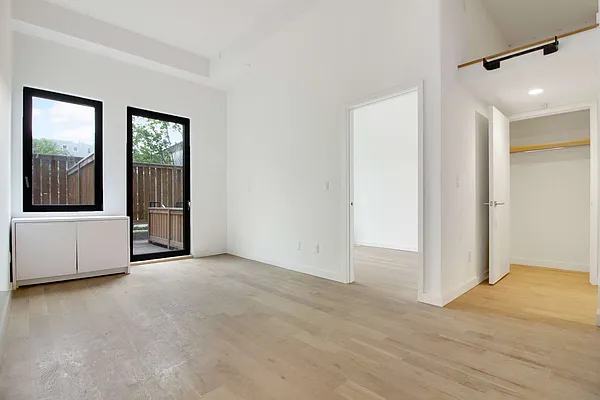 Rented by EXR | media 15