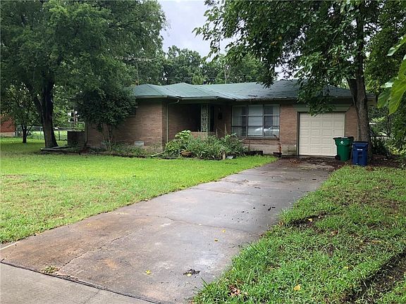 4th image of 1809 Carol St