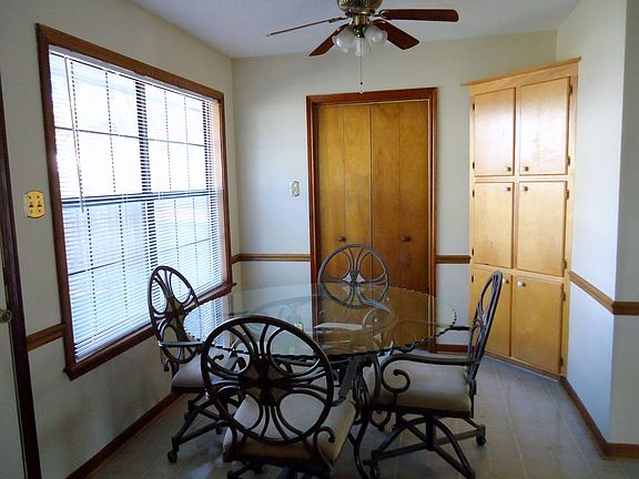 5th image of 176 Summerwood Dr