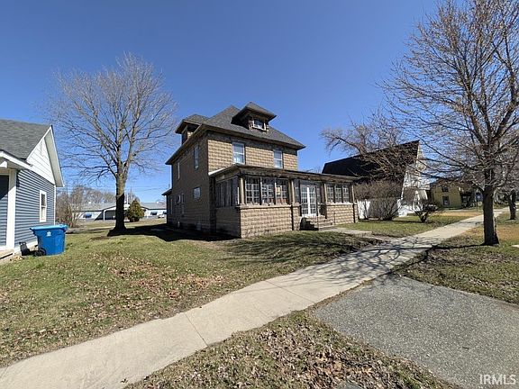 2nd image of 323 Roosevelt Rd