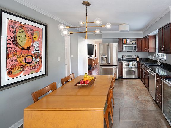 5th image of 3130 W Varn Ave
