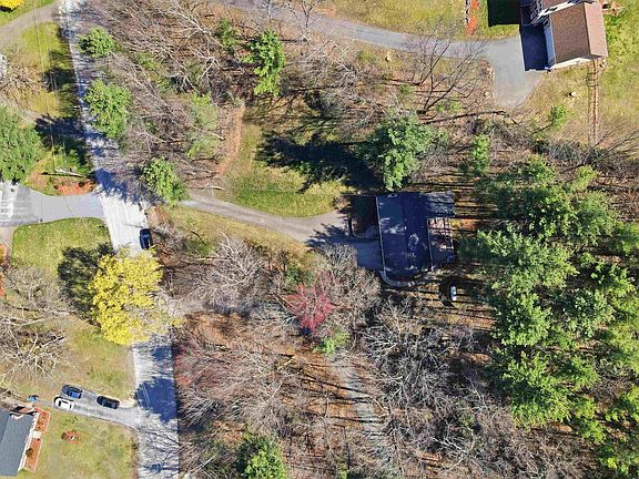 3rd image of 21 Brook Drive