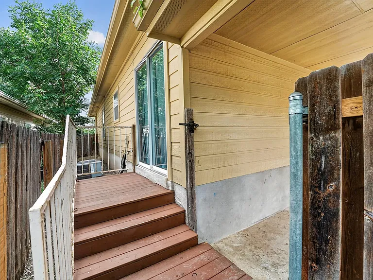 5625 Signal Point — Photo 7