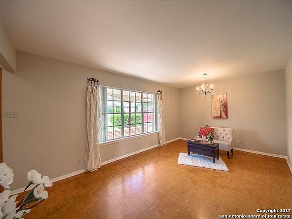 4th image of 107 Fantasia St