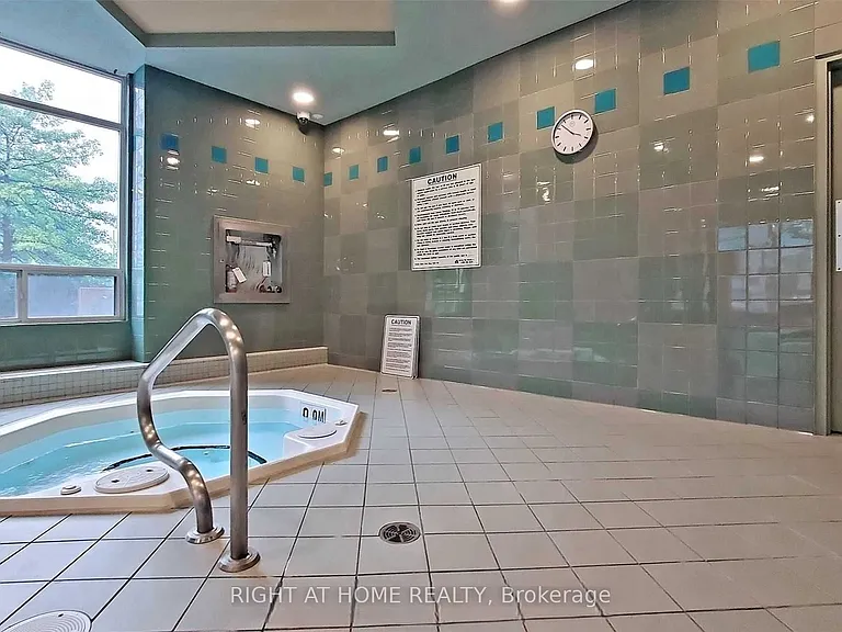 29 Northern Heights Dr #401 — Photo 8