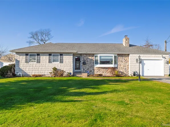 272 Baylawn Avenue, Copiague, NY 11726