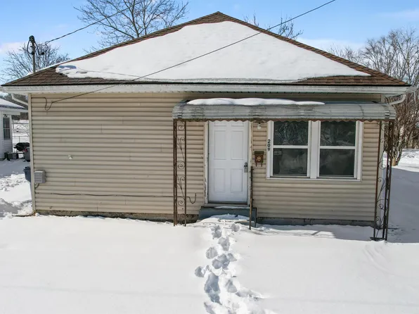 209 S Gardner St, West Frankfort, IL 62896