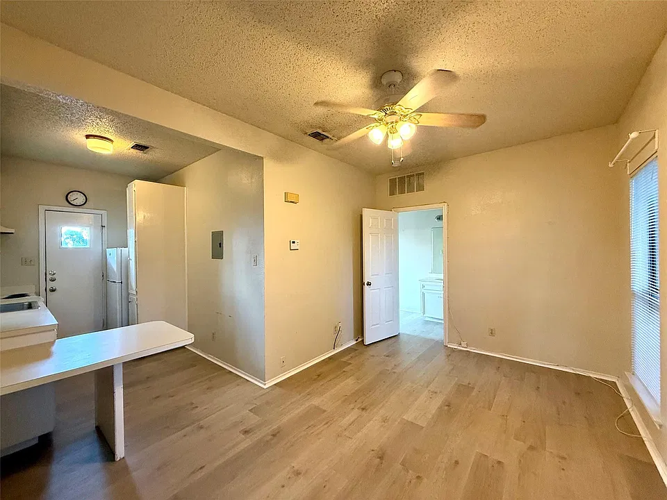 4401 Speedway #305