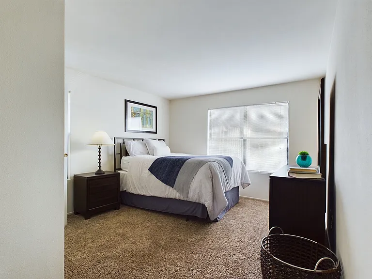 Stoney Brooke Apartments — Photo 13
