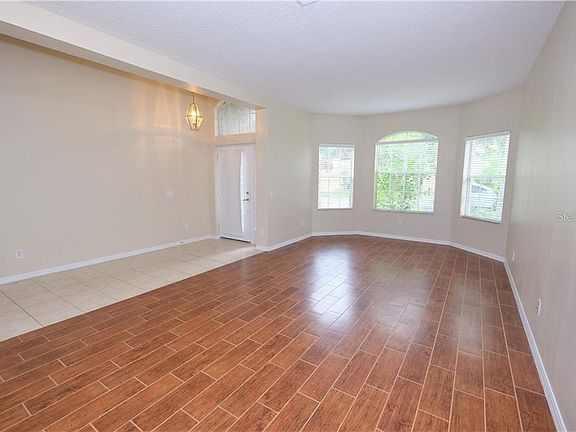 4th image of 11636 Greensleeve Ave