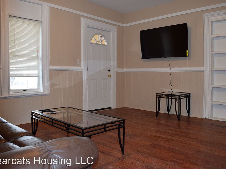 1st image of 8 Edwards St #3249036