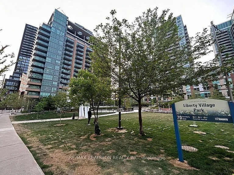 65 E Liberty St #1606 — Photo 12