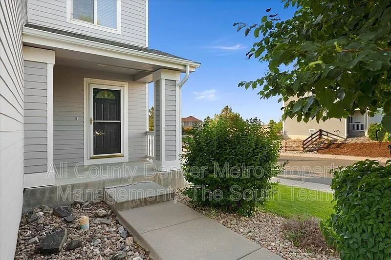 3 bed, 3.0 bath, 1780 sqft, $2,995 — Photo 2
