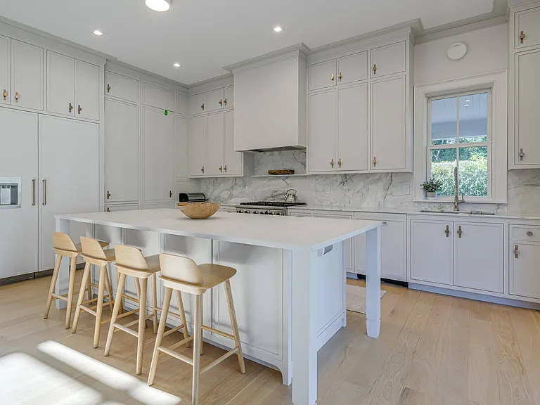 187 Meeting House Ln — Photo 11