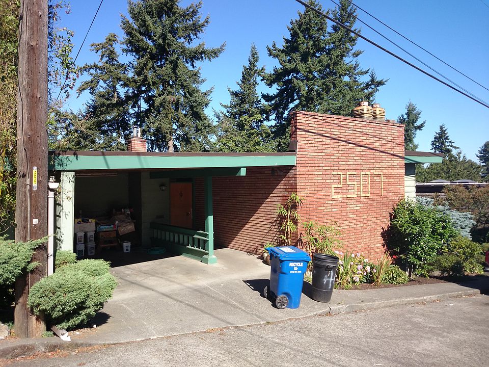 2nd image of 2507 39th Ave SW