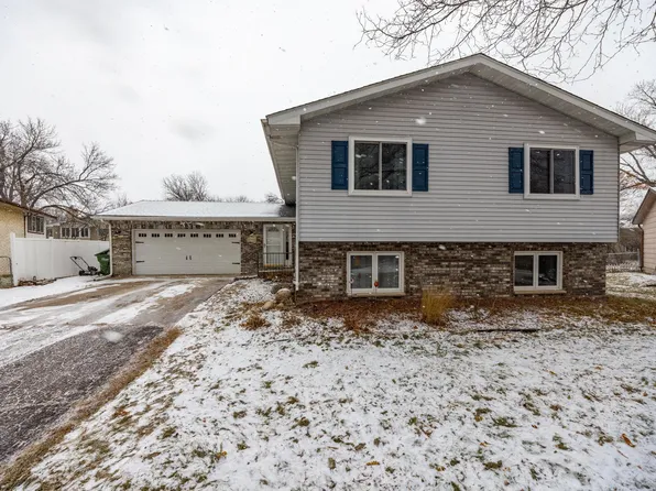 8348 Upton Ave N, Brooklyn Park, MN 55444