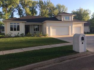 4605 31st St SE, Mandan, ND 58554