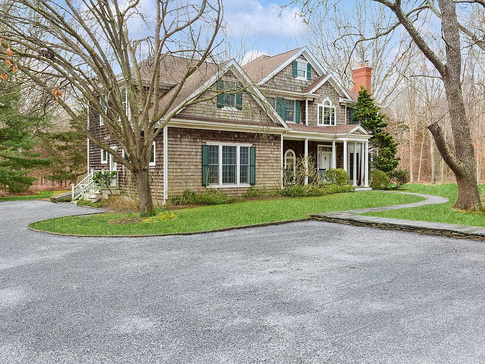 1st image of 110 Greenleaf Ln