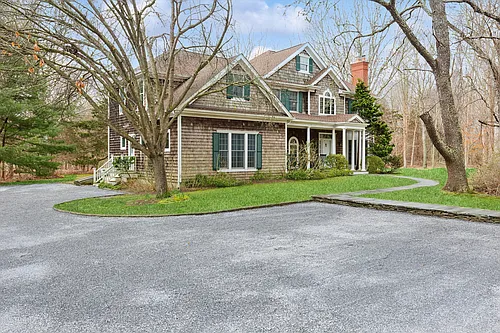 110 Greenleaf Ln Photo 1