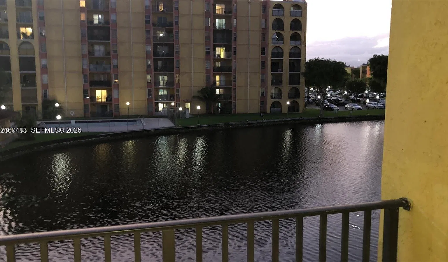 Sunset Villas No 3 Condo- — Photo 2