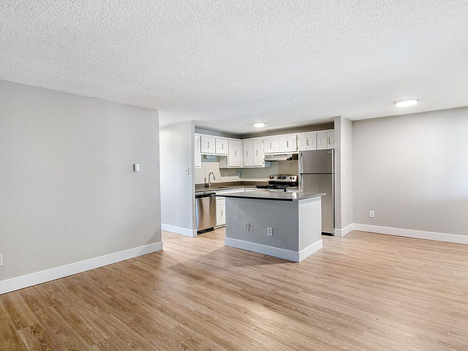 1st image of 515-525 E Drake Rd #302A