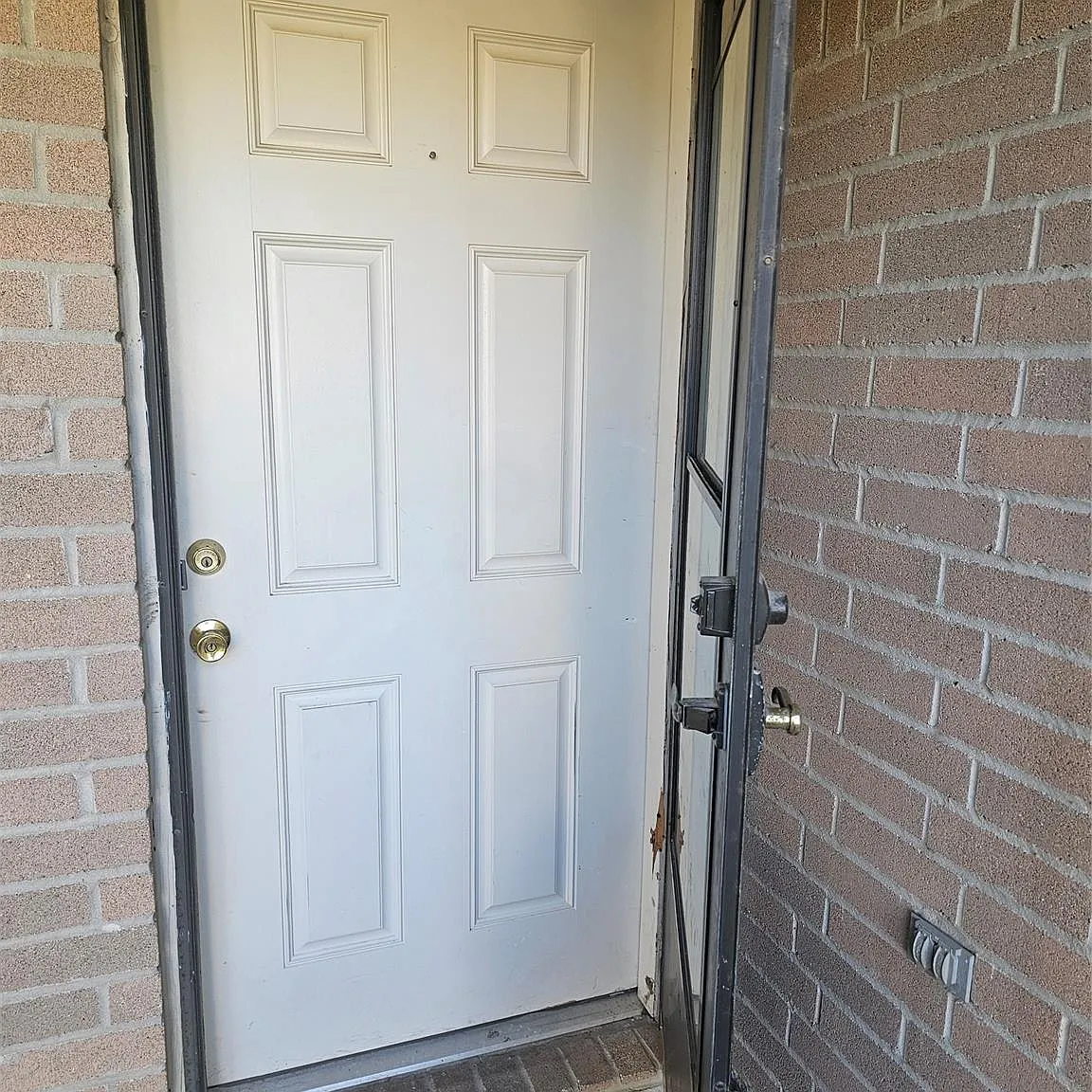 4 bed, 2.5 bath, 3136 sqft, $2,700 — Photo 3