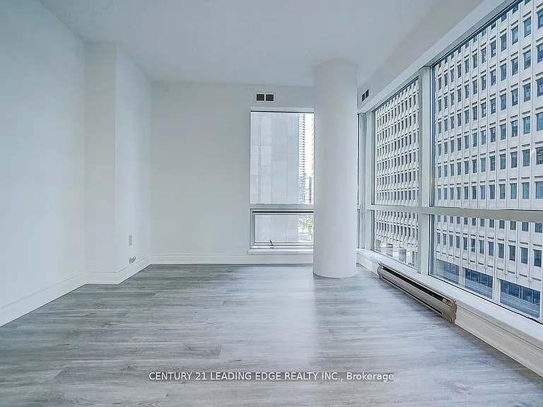 1001 Bay St #514 — Photo 29