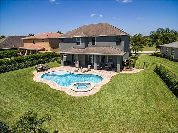 5th image of 889 SW Sun Cir