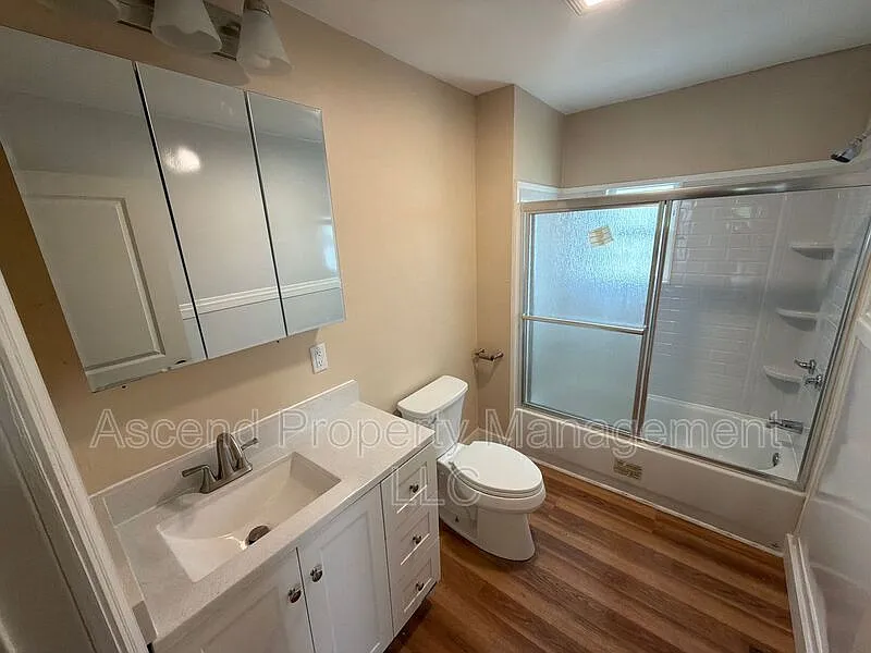 3 bed, 1.0 bath, 1076 sqft, $1,450 — Photo 4