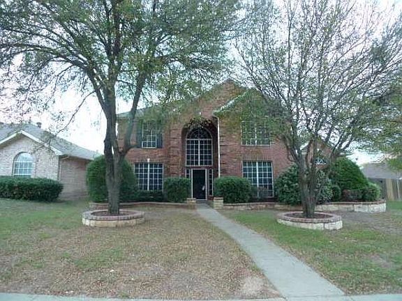 3rd image of 1014 Essex Dr