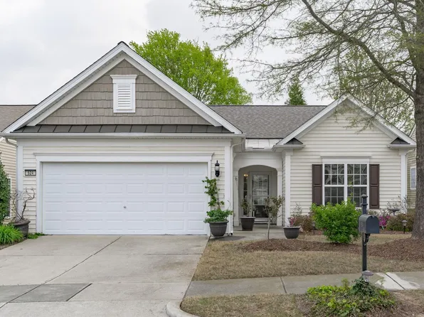 524 Garendon Dr, Cary, NC 27519