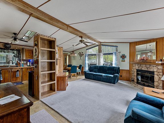 5th image of 14 Forest Ct