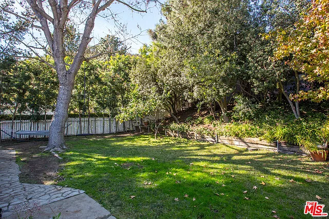 7561 Lolina Ln — Photo 38