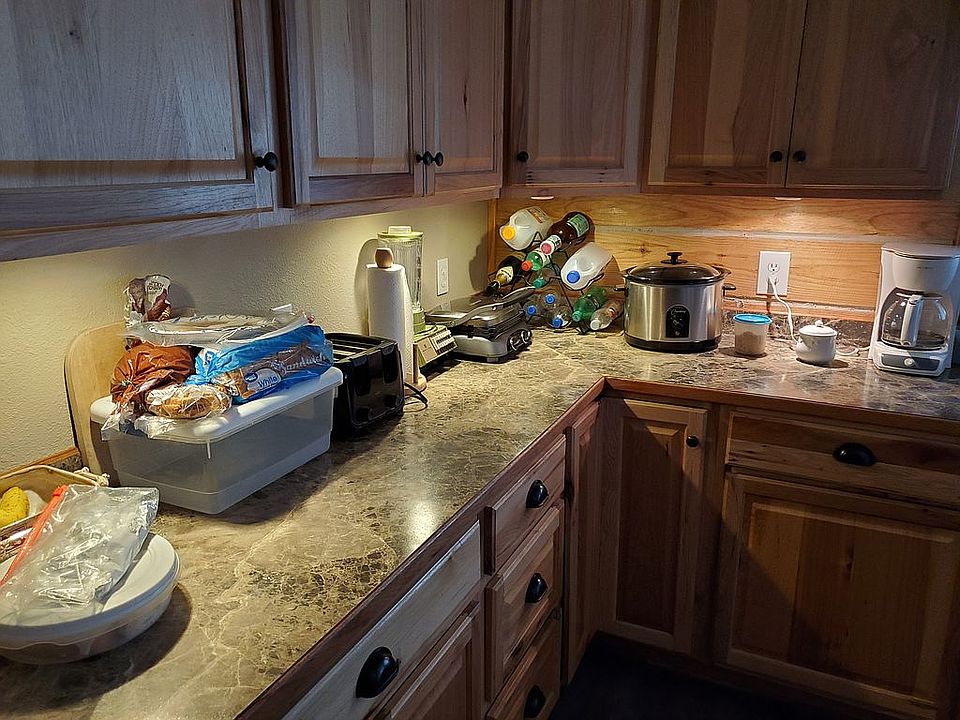 Under cabinet lighting 