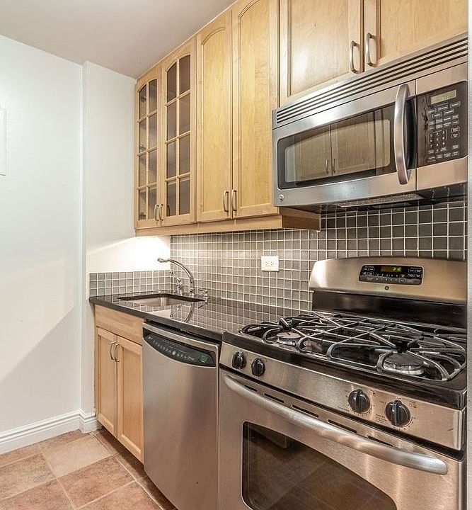 1st image of 201 E 87th St APT 18A