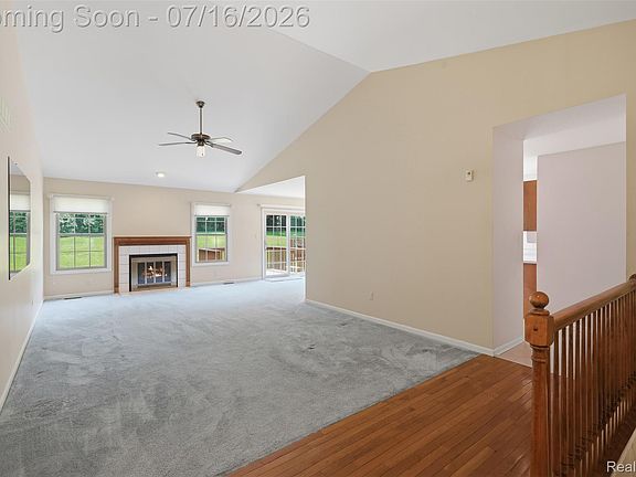 4th image of 309 Pineknoll Ct
