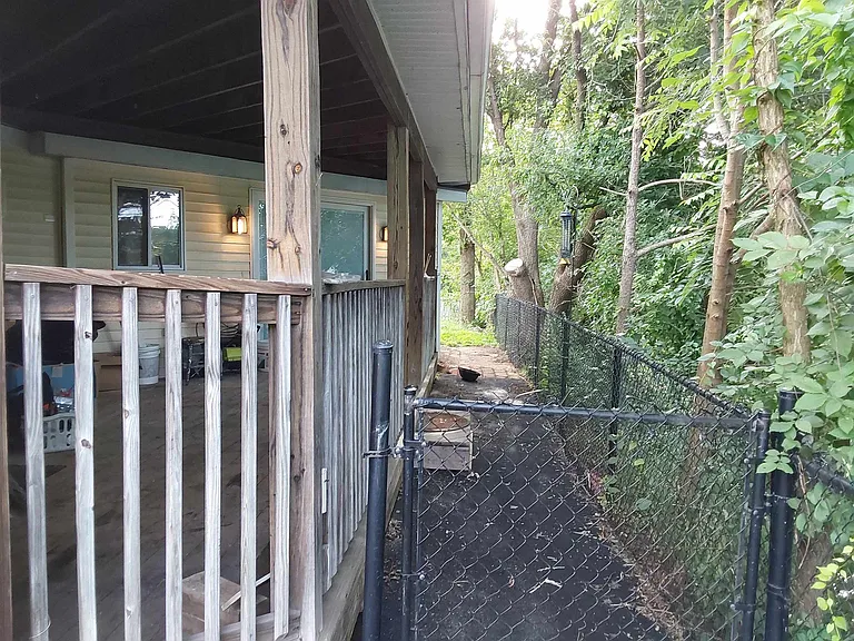 151 Buck St — Photo 14