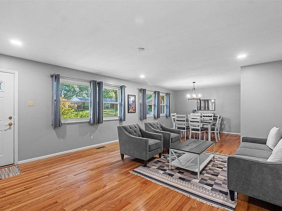 3rd image of 714 Delchester Ln