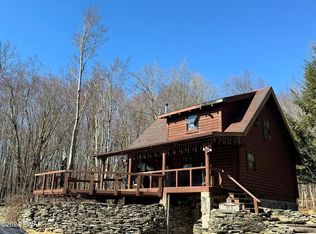 105 Berry Hill Rd, Lakeville, PA 18438