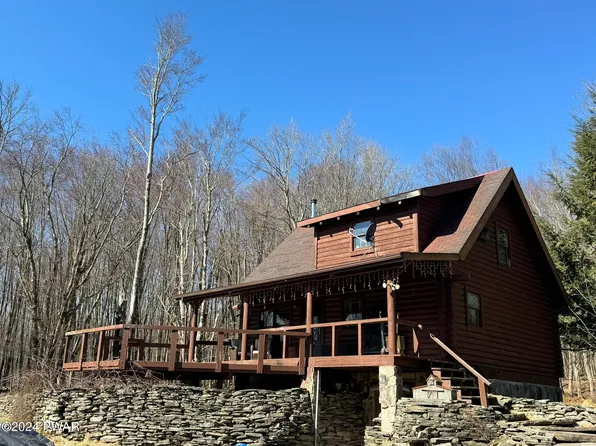 105 Berry Hill Rd, Lakeville, PA 18438