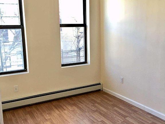 3rd image of 3028 42nd St APT 2R