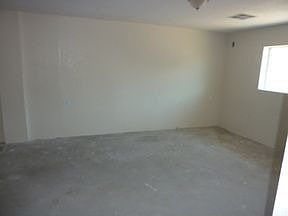 1st image of 464 E 10th Ave