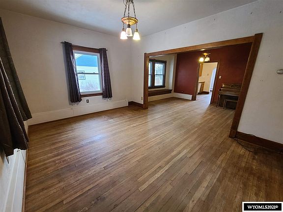 3rd image of 726 S 5th St