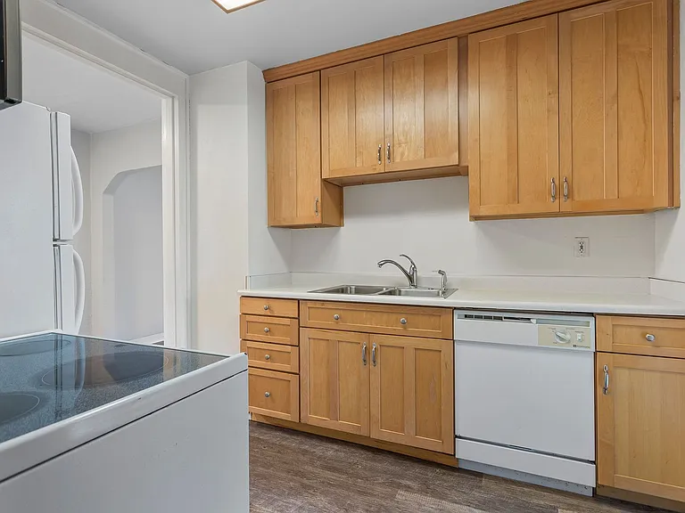 927 N Watts St — Photo 13