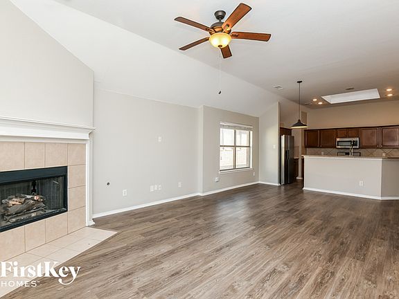 3rd image of 10416 Sixpence Ln