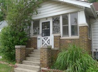 18 S Lewis Ave, Waukegan, IL 60085