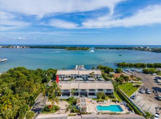 726 NE 20th Ln, Boynton Beach, FL 33435